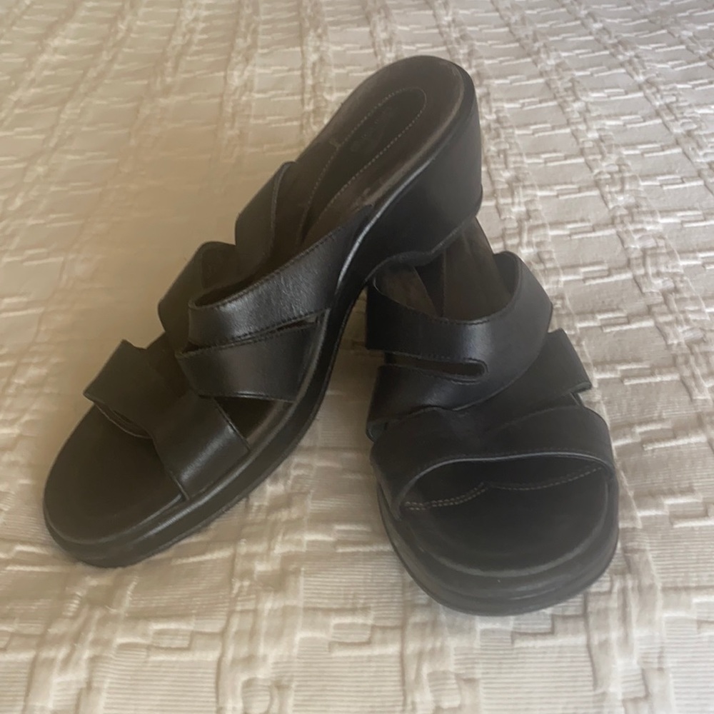 Great black Dansko sandals worn 3 times.